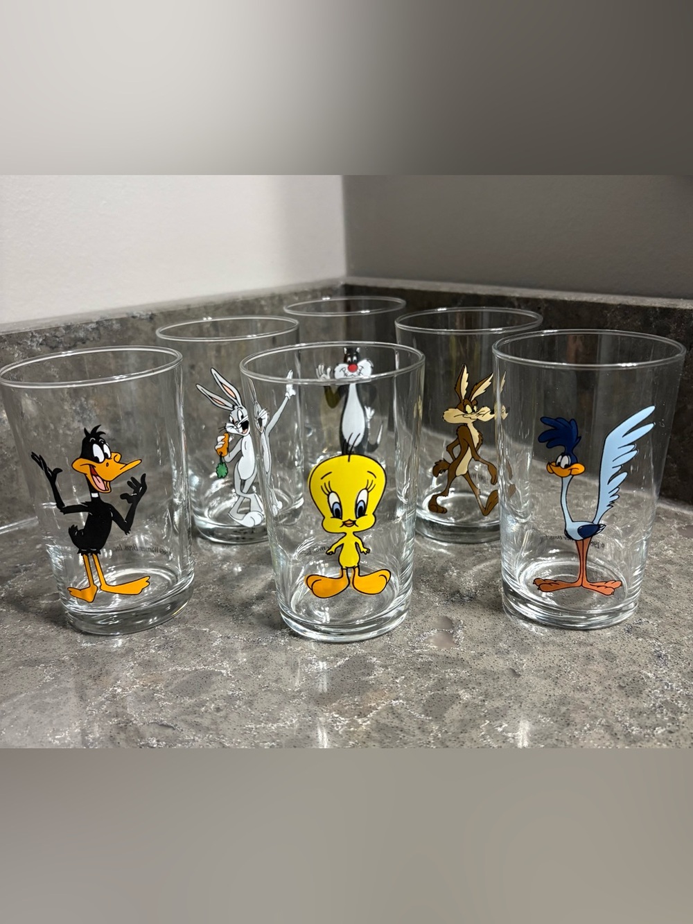 Warner Bros. Looney Tunes Character Glasses – Six Glasses, Six Ounces.